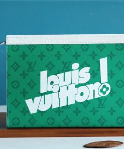 Louis Vuitton Pochette Voyage MM Vintage Monogram Canvas Green By Virgil Abloh For Fall-Winter, Men’s Travel Accessories 27cm LV M80803