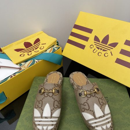 Gucci x Adidas Women’s Gucci Trefoil Slipper Beige For Women GG