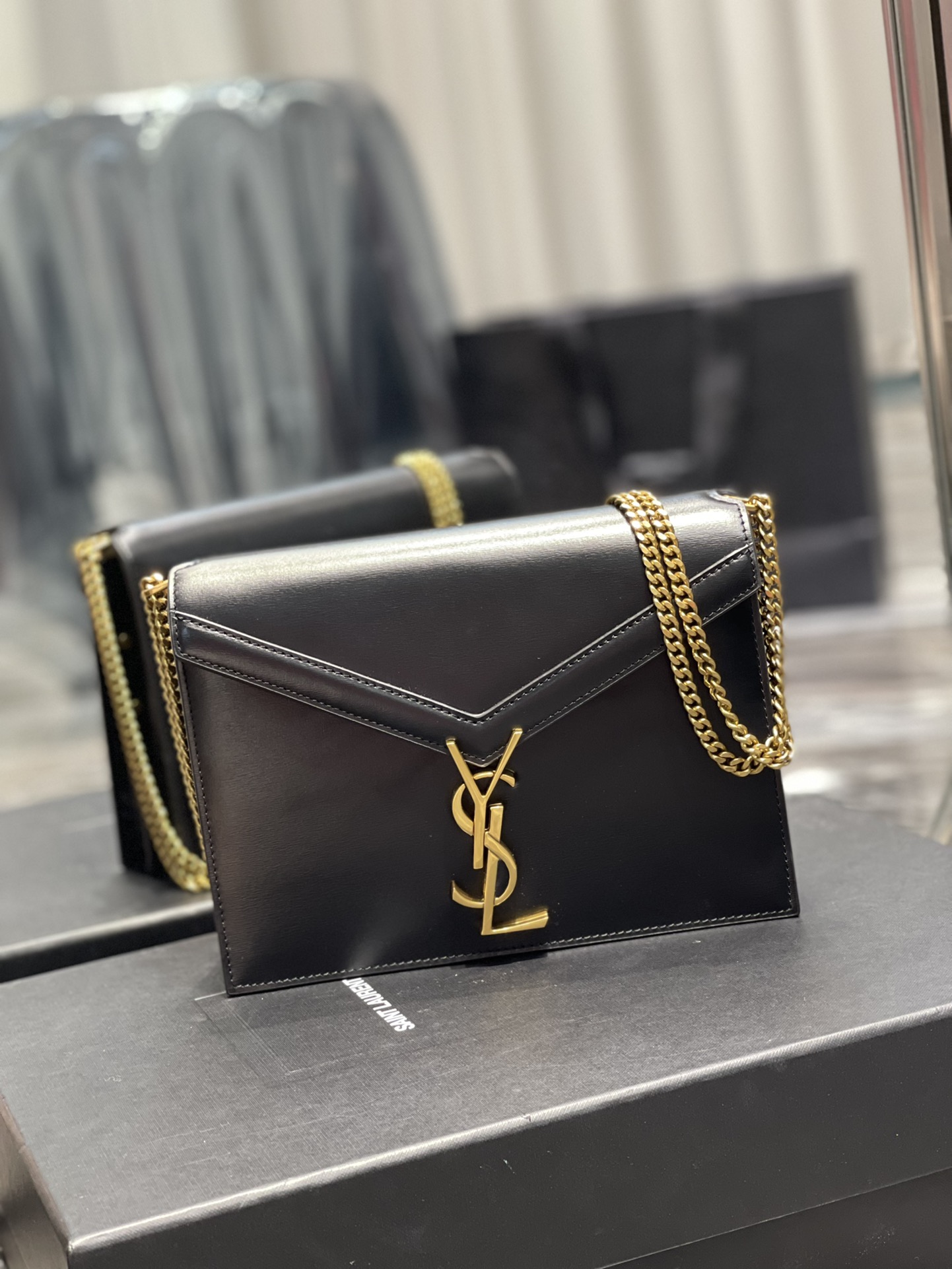 Yves Saint Laurent Cassandra Medium Chain Bag Black In Grain De Poudre Embossed For Women 8.6in/22cm YSL 5327500SXSW1000