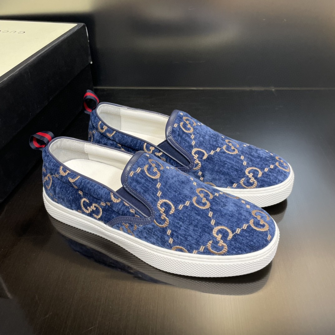 Gucci Men’s Gucci Supreme Slip-on Sneaker Light Blue For Men 407362