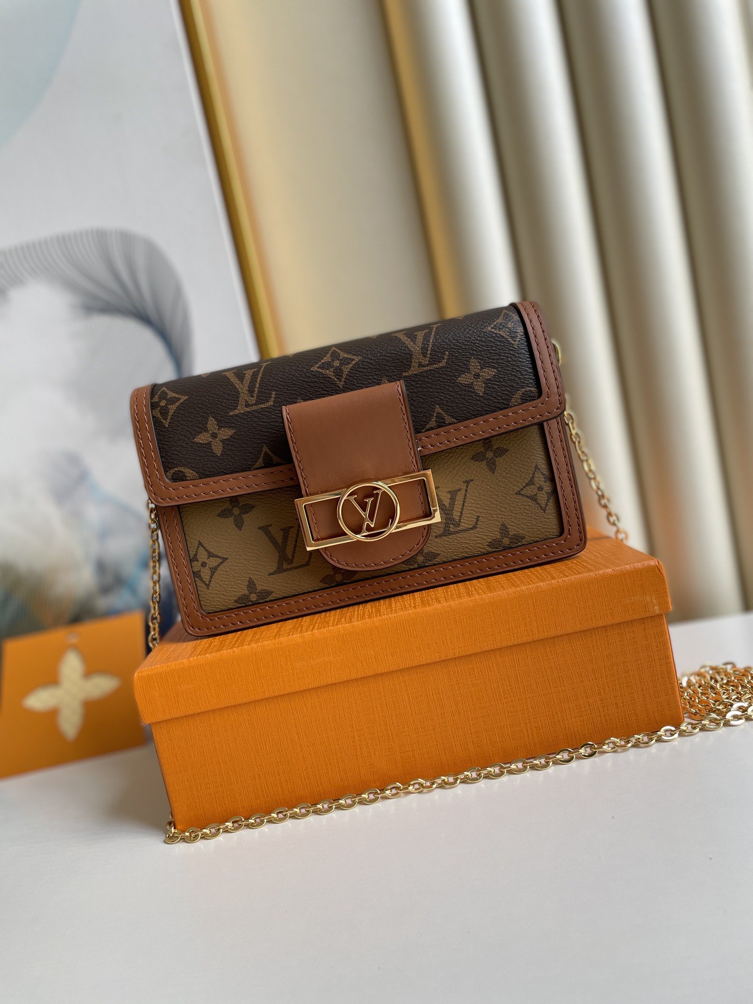 Louis Vuitton Dauphine Chain Wallet Combines Monogram And Monogram Reverse Canvas By Nicolas Ghesquière For Women, Women’s Wallet 19cm LV M68746