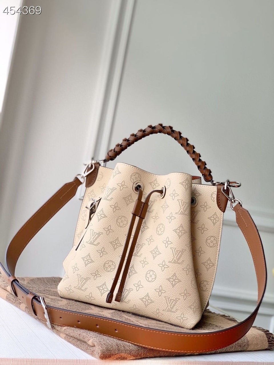 Louis Vuitton Muria Bucket Monogram Motif Beige For Women, Women’s Handbags, Shoulder Bags 9.8in/25cm LV M55801