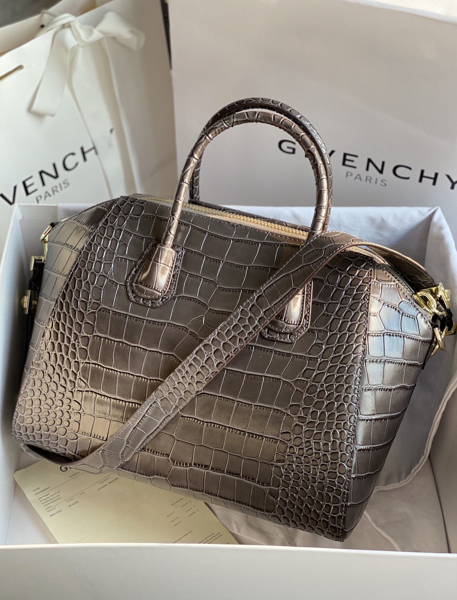 Givenchy Antigona Bag Silver For Women, Women’s Handbags, Shoulder Bags 11in/28cm GVC