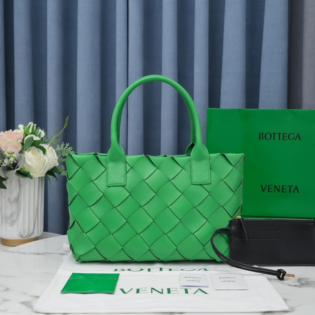 Bottega Veneta Braided Maxi Cava Tote Bag Green, For Women, Women’s Bags 13.8in/35cm