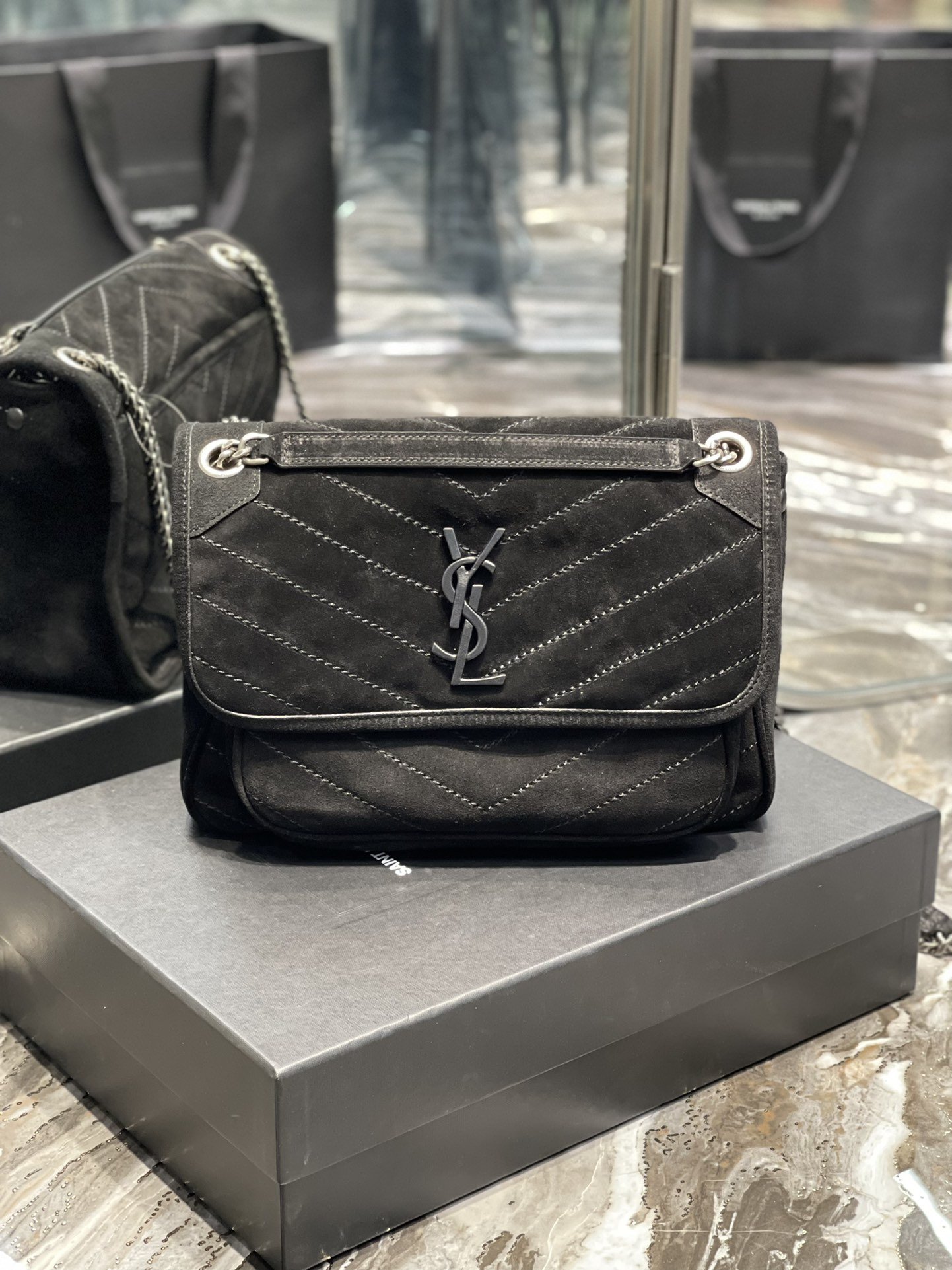Yves Saint Laurent Niki Medium Chain Bag Black In Crinkled With Metal Hardware For Women 11in/28cm YSL