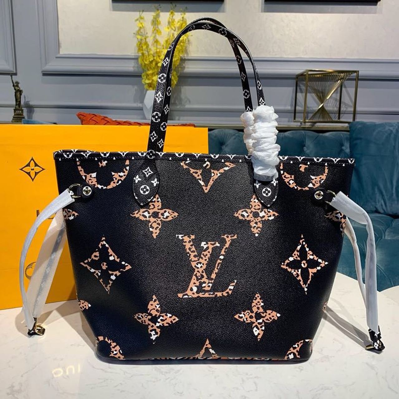Louis Vuitton Neverfull MM Tote Bag Monogram Jungle Canvas Black For Women, Women’s Handbags, Shoulder Bags 12.2in/31cm LV M44676
