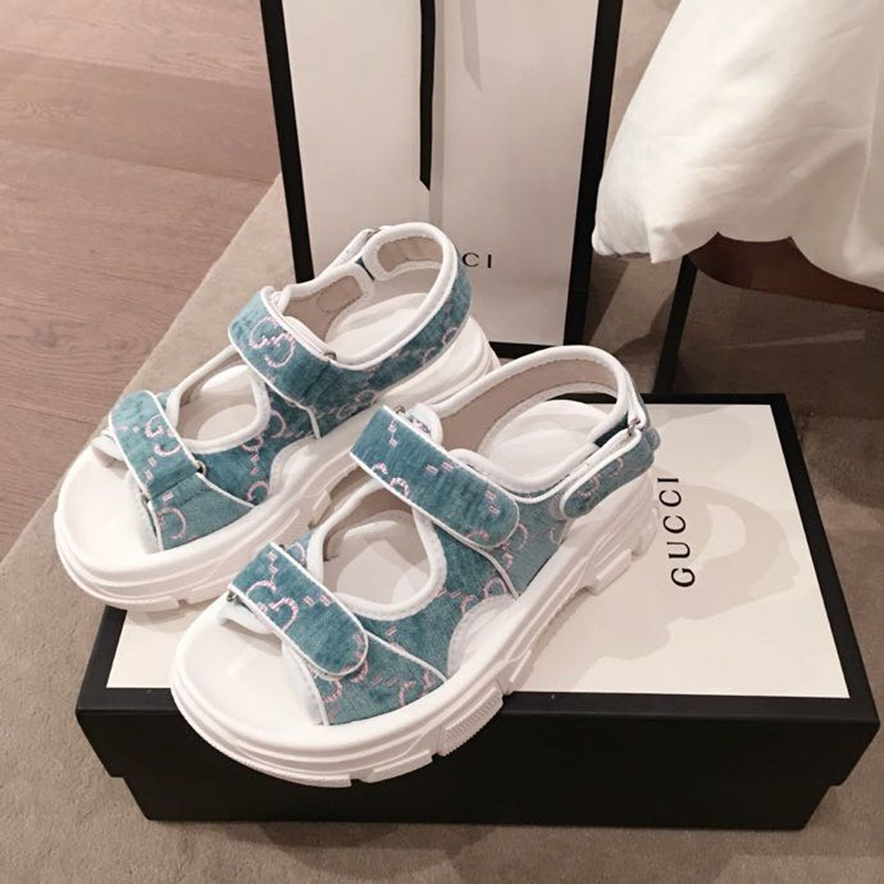 Gucci Open Track Velvet Velcro Sandals Spring/Summer Collection Blue/White