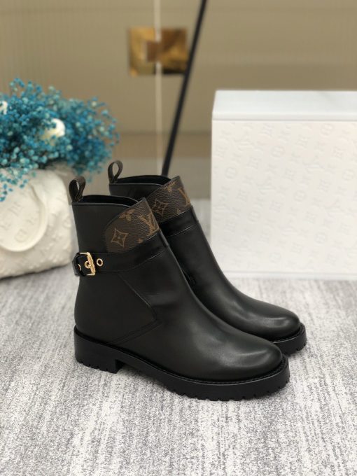 23023899.jpg