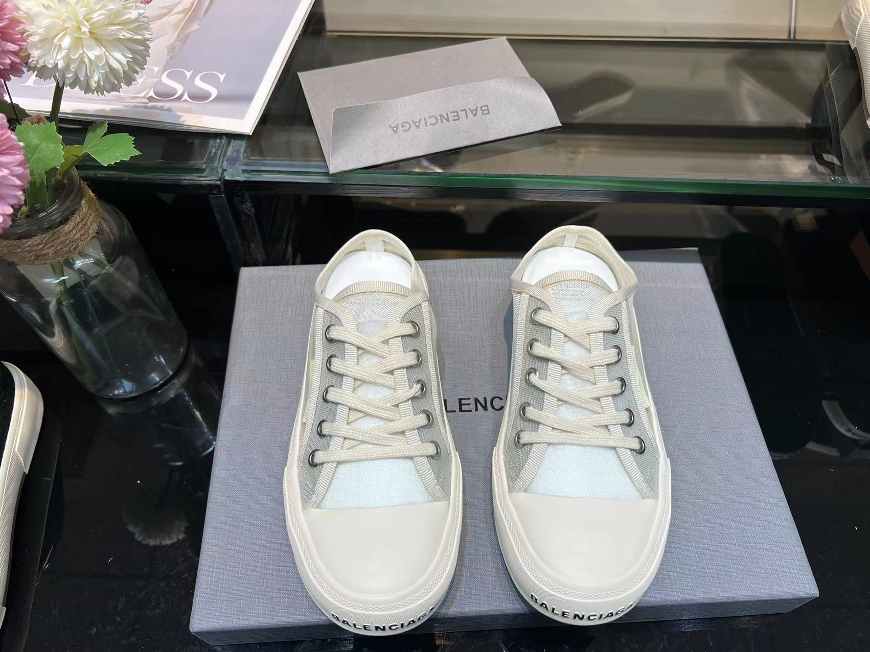 Balenciaga Paris Low Top Trainers White For Women