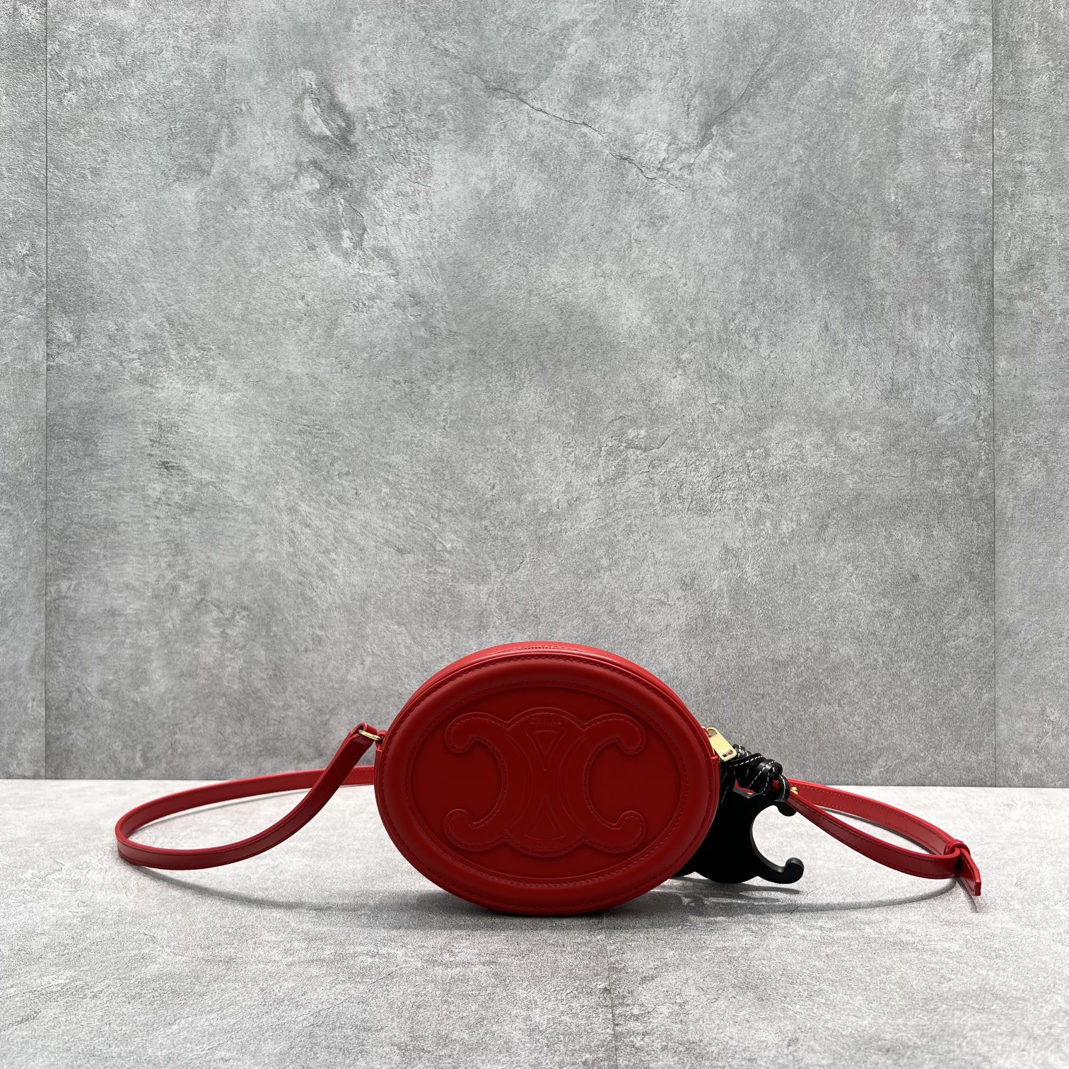 Celine Crossbody Oval Purse Cuir Triomphe Red For Women 6in/16cm 