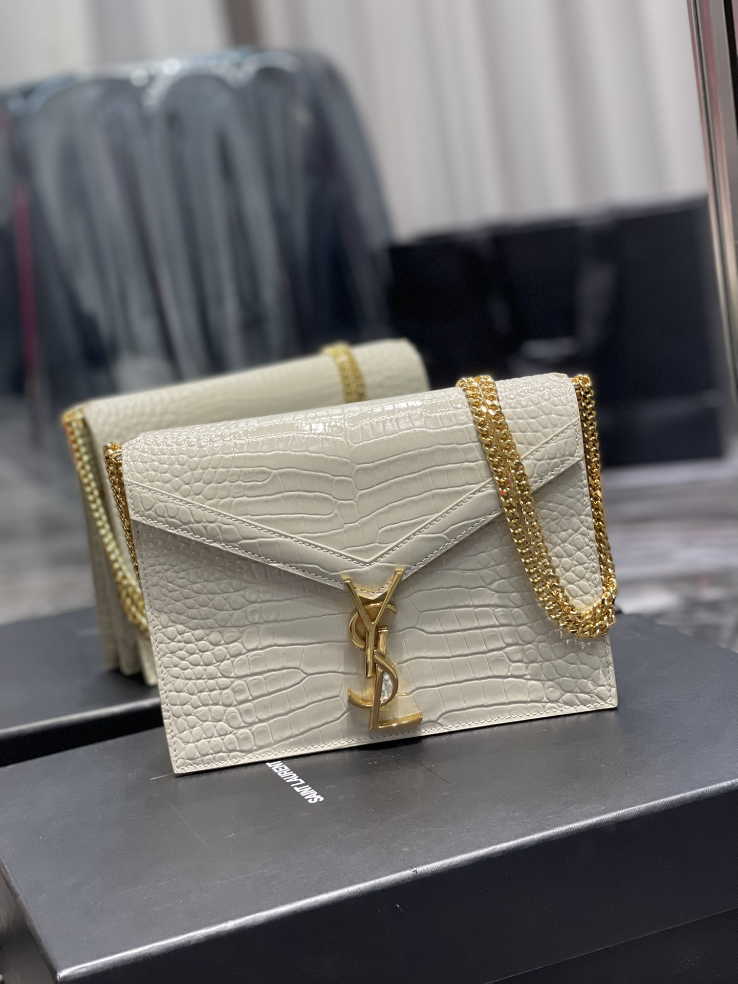 Yves Saint Laurent Cassandra Medium Chain Bag White In Grain De Poudre Embossed For Women 8.6in/22cm YSL