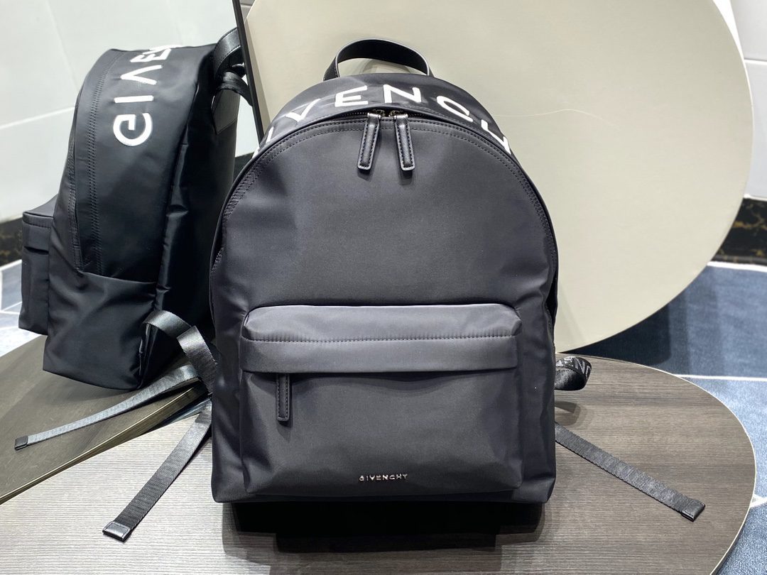 Givenchy Essentiel U Backpack Black For Men, Men’s Backpacks 17in/43cm GVC BK508HK1F5-001