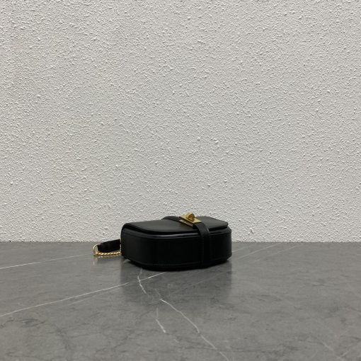 53251866.jpg