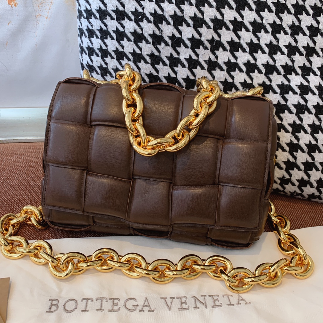 Bottega Veneta Chain Cassette Fondant, For Women, Women’s Bags 10.2in/26cm 631421VBWZ02132