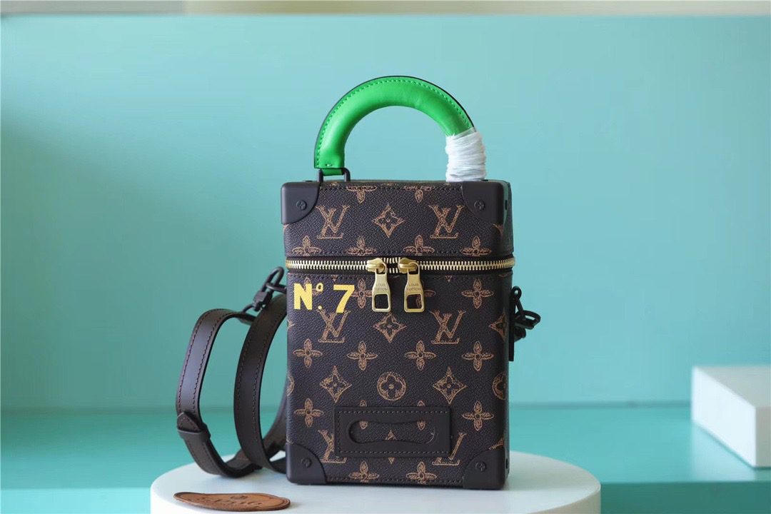Louis Vuitton Vertical Box Trunk Monogram Canvas For Men, Men’s Bags, Shoulder And Crossbody Bags 8.7in/22cm LV M59664