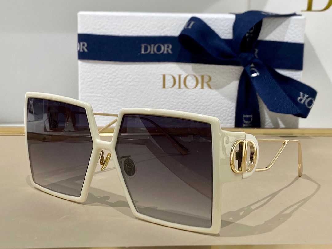 Dior 30 Montaigne SU