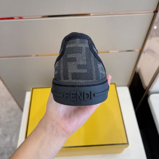 57202818.jpg