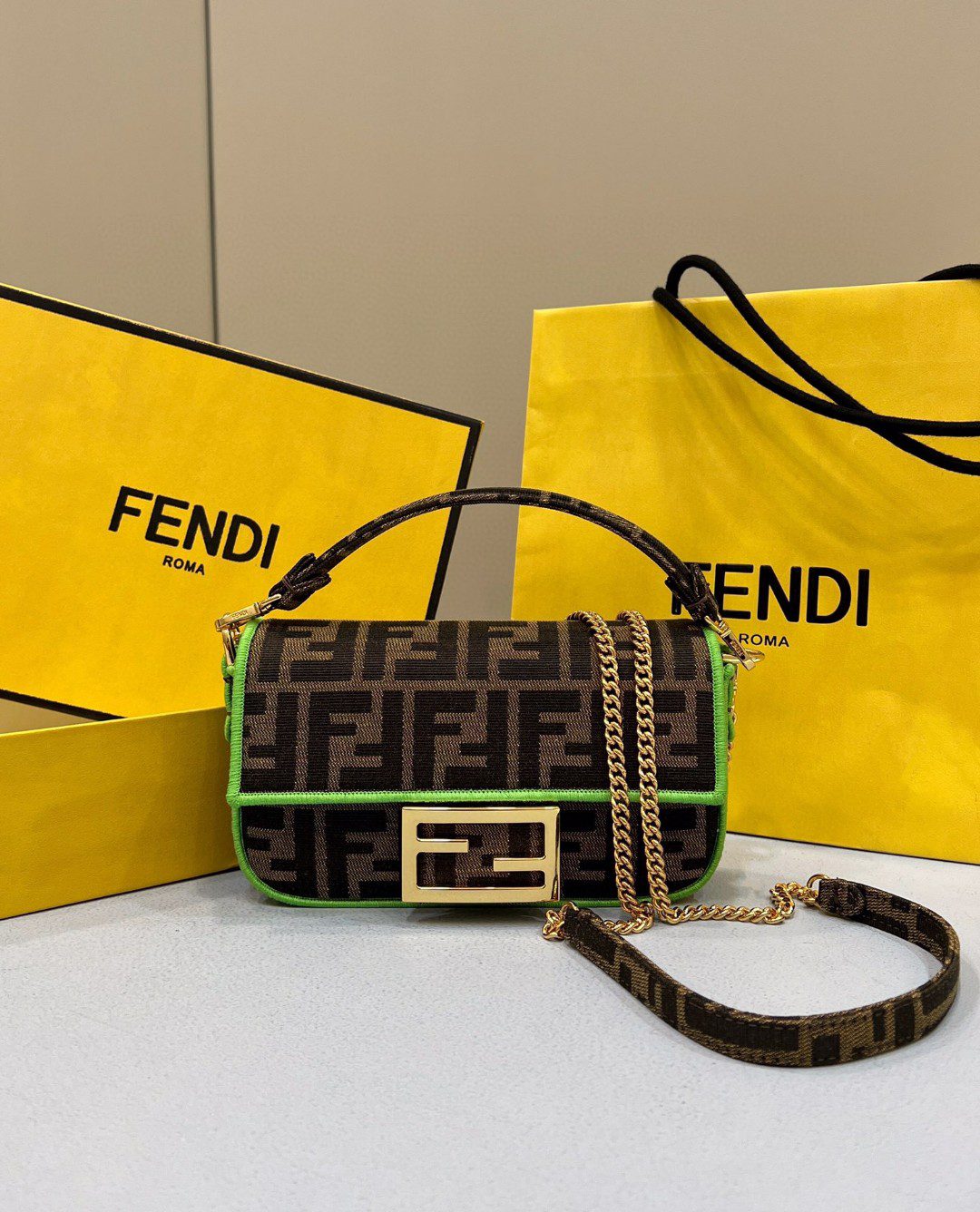 Fendi Baguette Small Brown Fabric Green Border Bag For Woman 18cm/7in