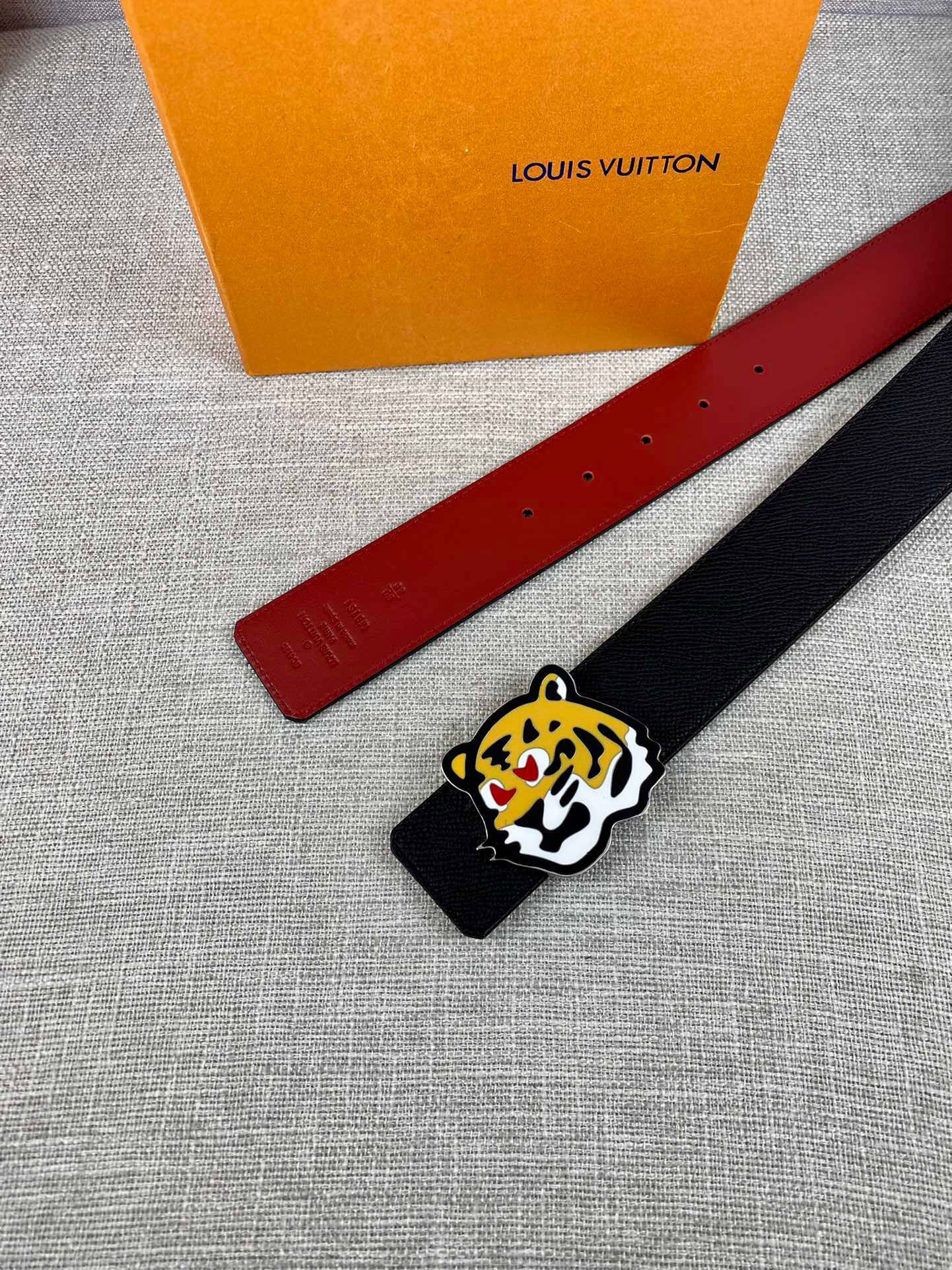 Louis Vuitton LV Made Reversible Belt Taurillon Black, LV Women Belt