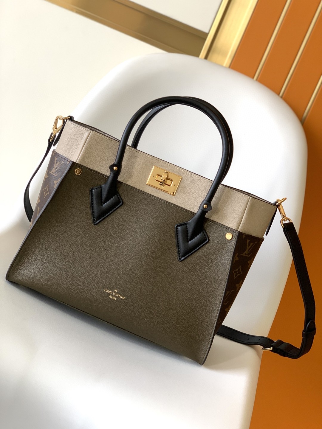 Louis Vuitton On My Side MM Tote Bag Monogram Canvas Laurier Green For Women, Women’s Handbags, Shoulder Bags 12in/31cm LV M55302