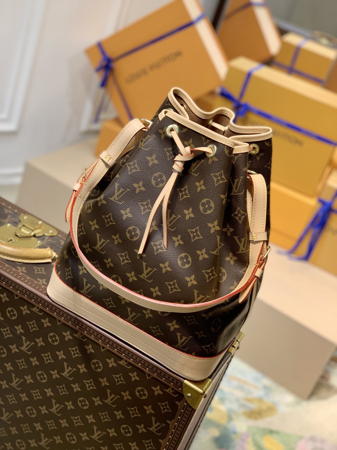 Louis Vuitton Noé Bucket Bag Monogram Canvas For Women, Women’s Handbags, Shoulder Bags 13.4in/36cm LV M42224