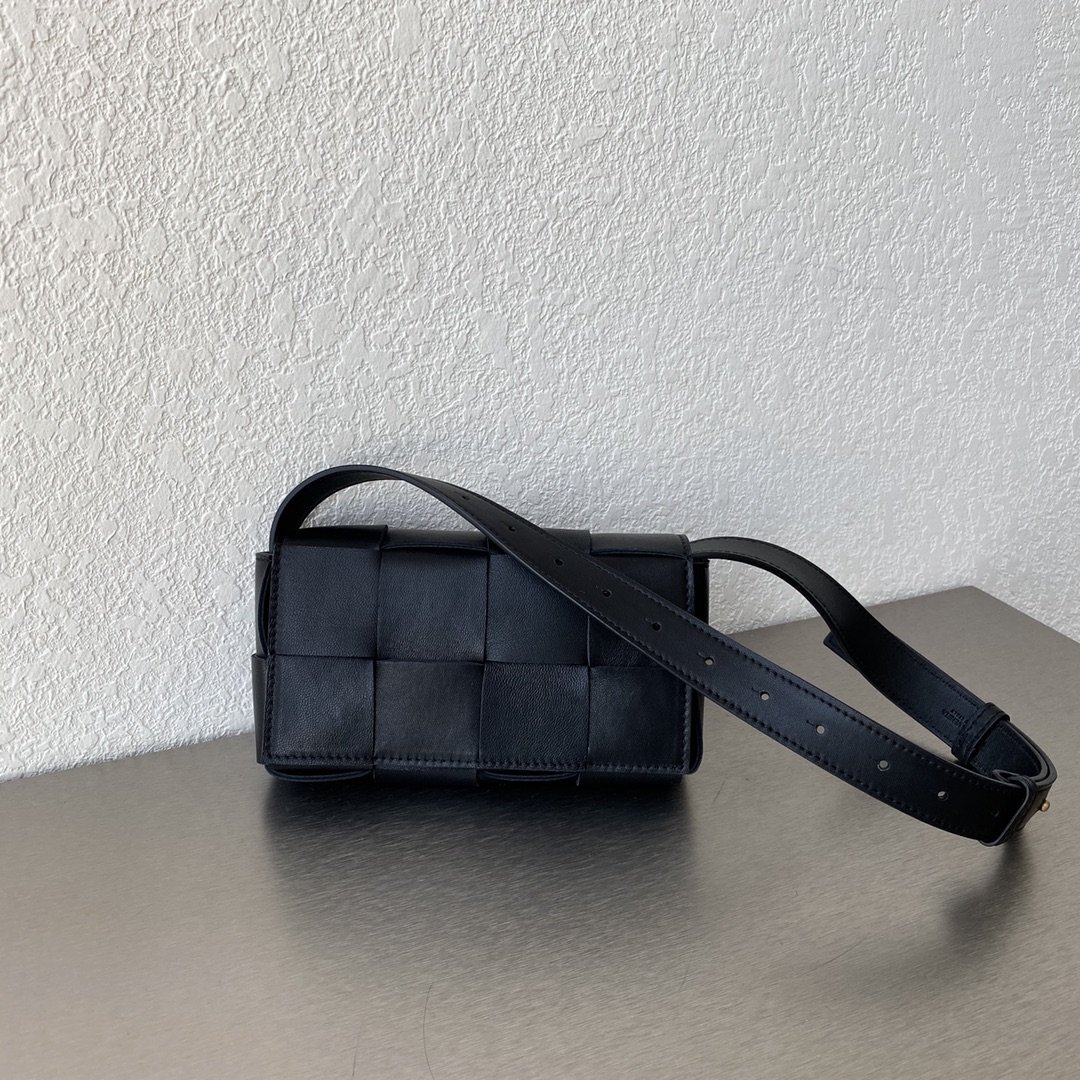 Bottega Veneta Belt Cassette Black, For Women, Women’s Bags 7in/18cm 668572VMAY18425
