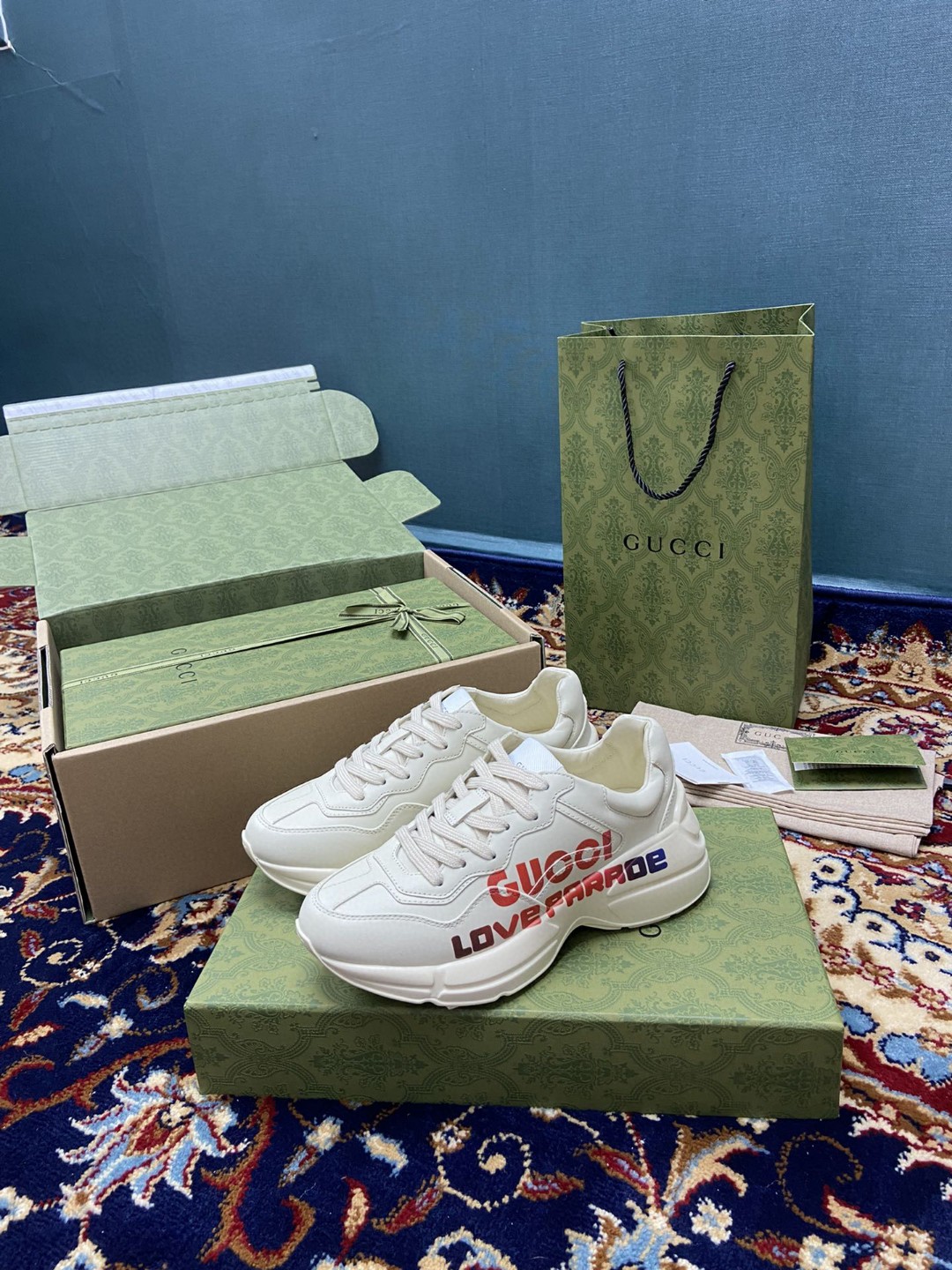Gucci Women’s Rhyton Sneakers With Gucci Love Parade Red White Ivory For Women 524990‎