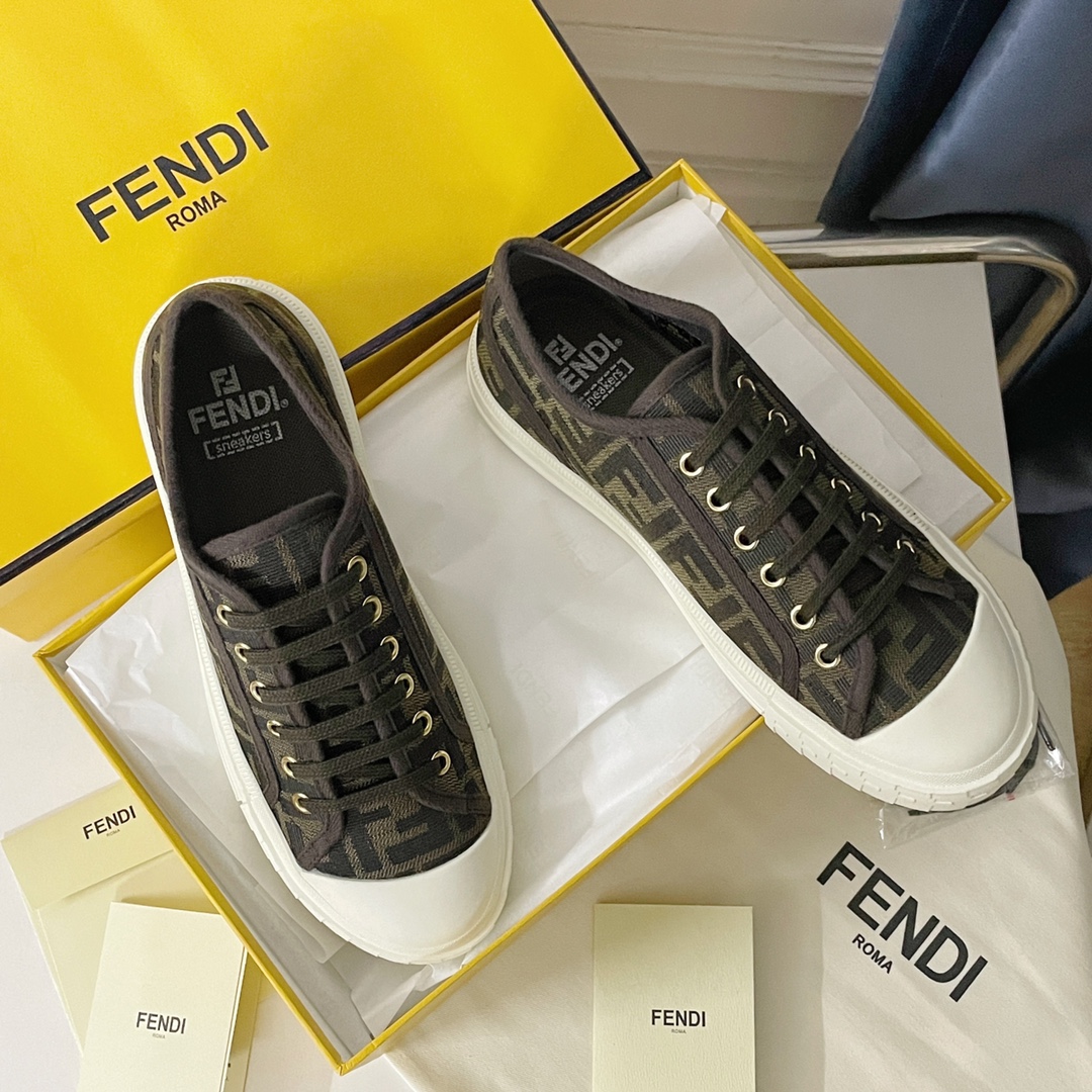 Fendi Domino Brown FF Fabric Low-Tops For Women 8E8325AJZXF0R7V