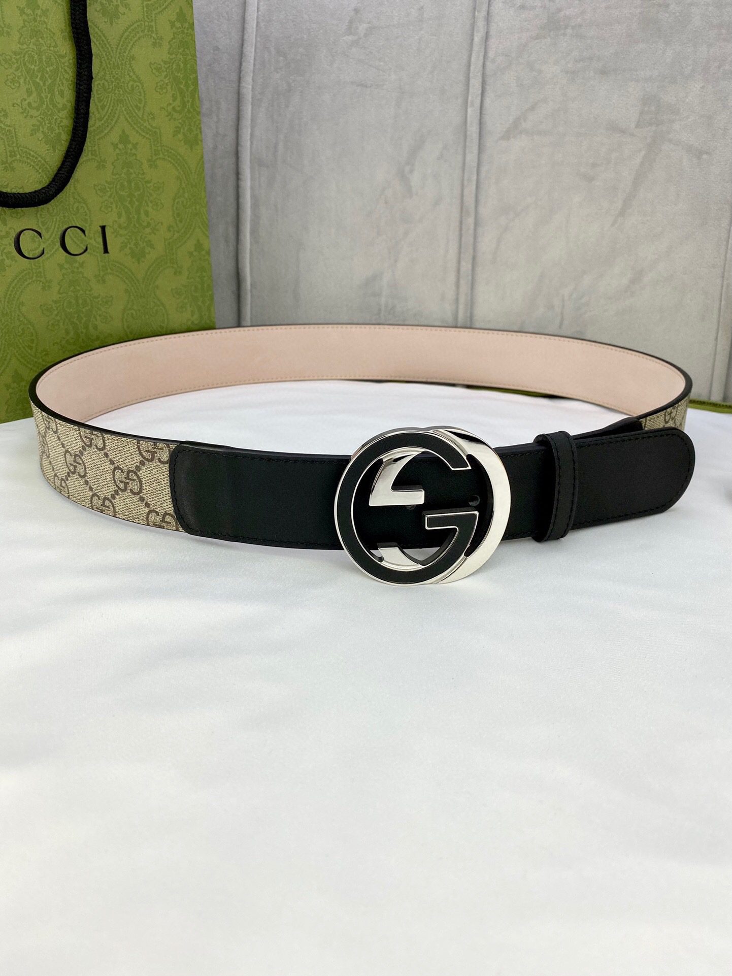 GUCCI Supreme Belt With Interlocking G Buckle Beige/Ebony Gucci Supreme And Black For Women, Women Belt
