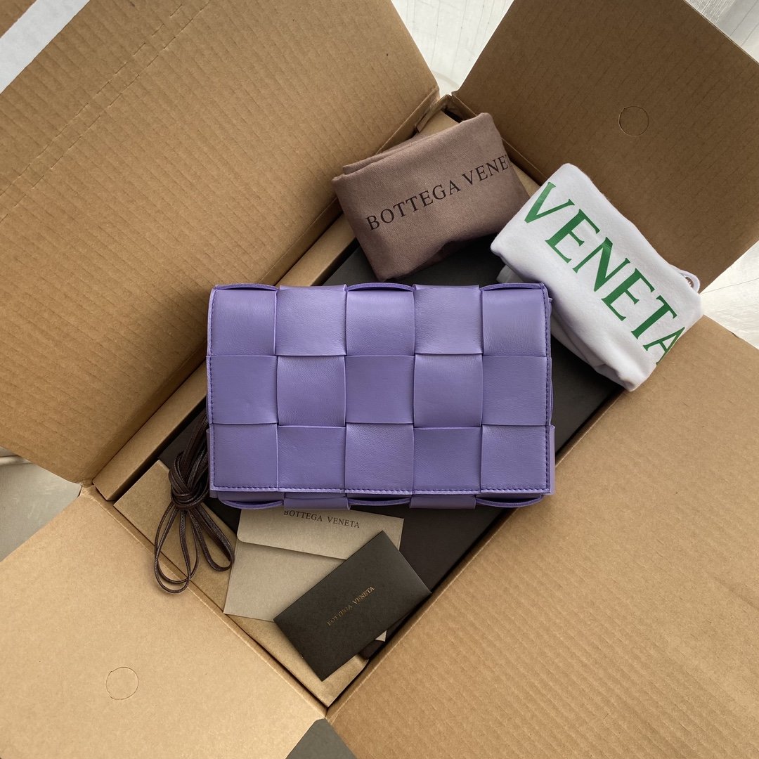 Bottega Veneta Cassette Violet, For Women, Women’s Bags 9in/23cm 578004VMAY14214