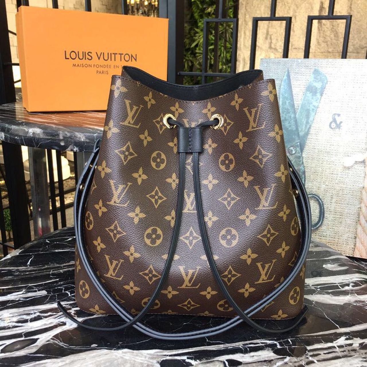 Louis Vuitton NeoNoe MM Bucket Bag Monogram Canvas Black For Women, Women’s Handbags, Shoulder And Crossbody Bags 10.2in/26cm LV M44020
