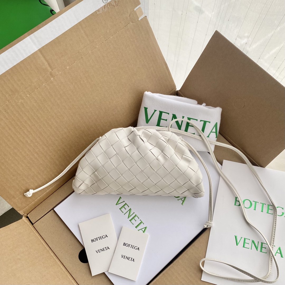 Bottega Veneta Mini Pouch White, For Women, Women’s Bags 8.6in/22cm 585852VCPP19644