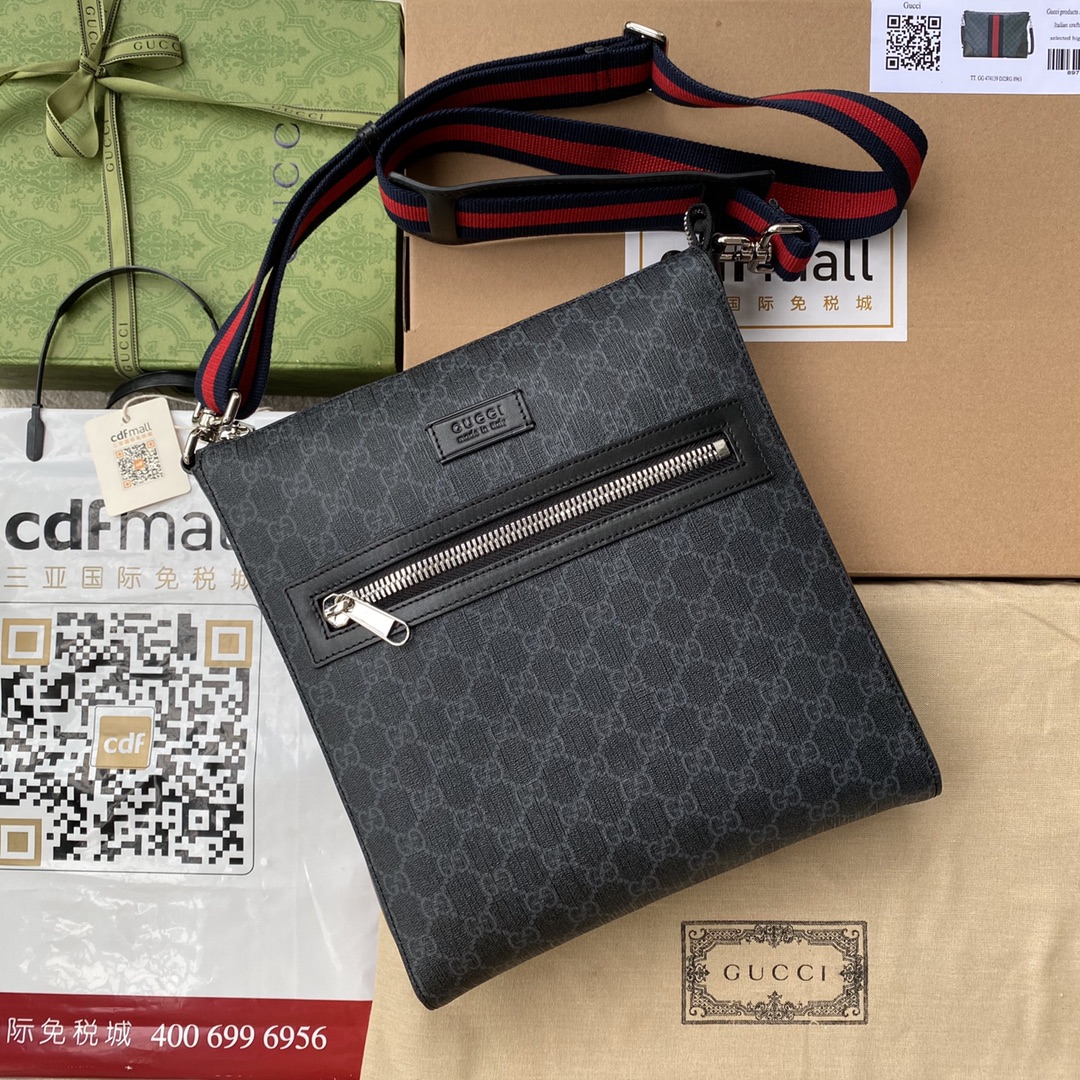 GUCCI Black Small Messenger Bag Black/Grey Gucci Supreme Canvas For Men 11in/28cm Gucci 474137 K5RLN 1095