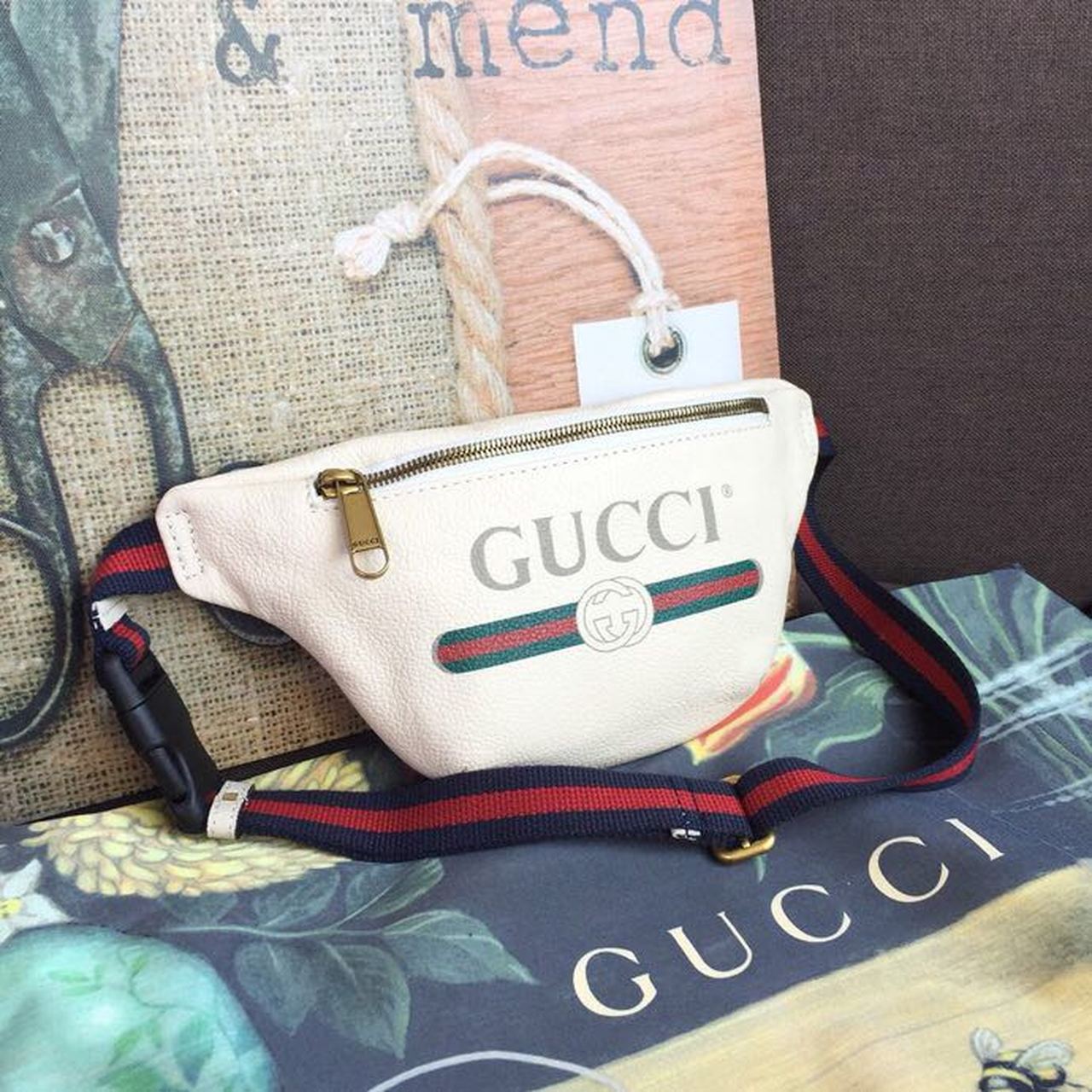 Gucci Print Waist Belt Bag White For Women And Men 11in/27cm Gucci 527792