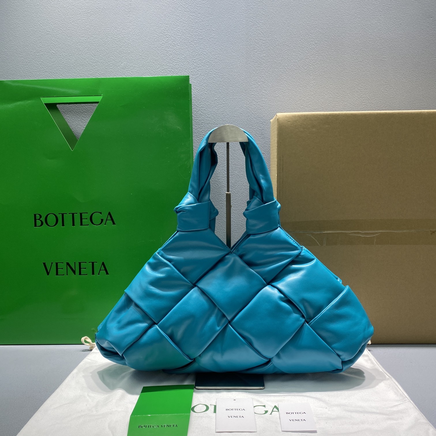 Bottega Veneta Handle Bag Blue, For Women, Women’s Bags 17.3in/44cm