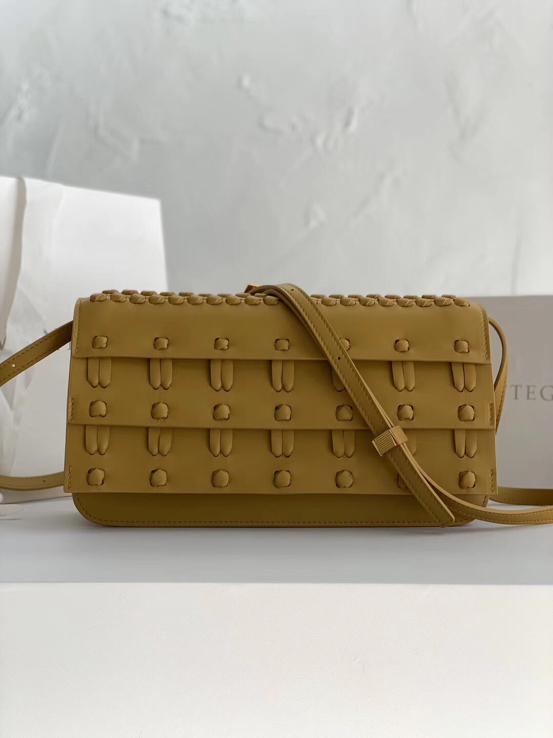 Bottega Veneta Shoulder Bag Brown, For Women, Women’s Bags 11in/28cm