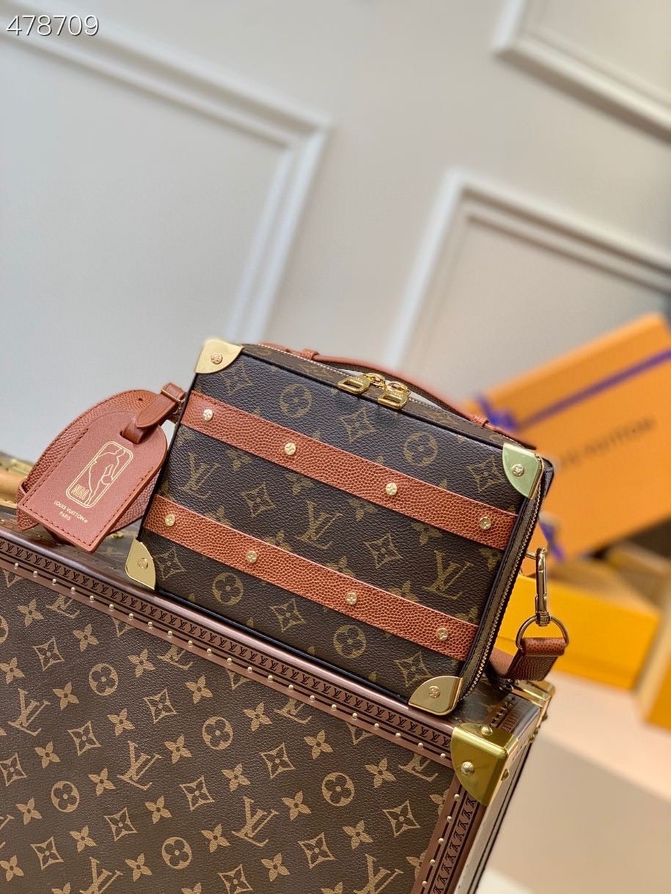 Louis Vuitton LVxNBA Handle Trunk Monogram Canvas For Men, Men’s Bags, Messenger And Crossbody Bags 8.5in/21.5cm LV M45785