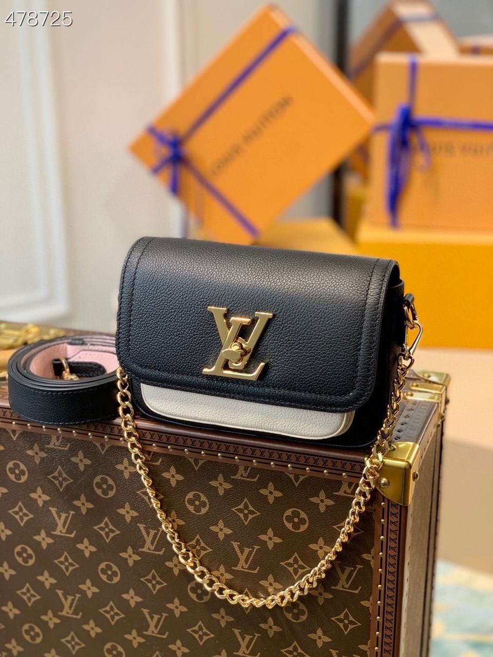 Louis Vuitton Lockme Tender Black For Women, Women’s Handbags, Shoulder And Crossbody Bags 7.5in/19cm M58557