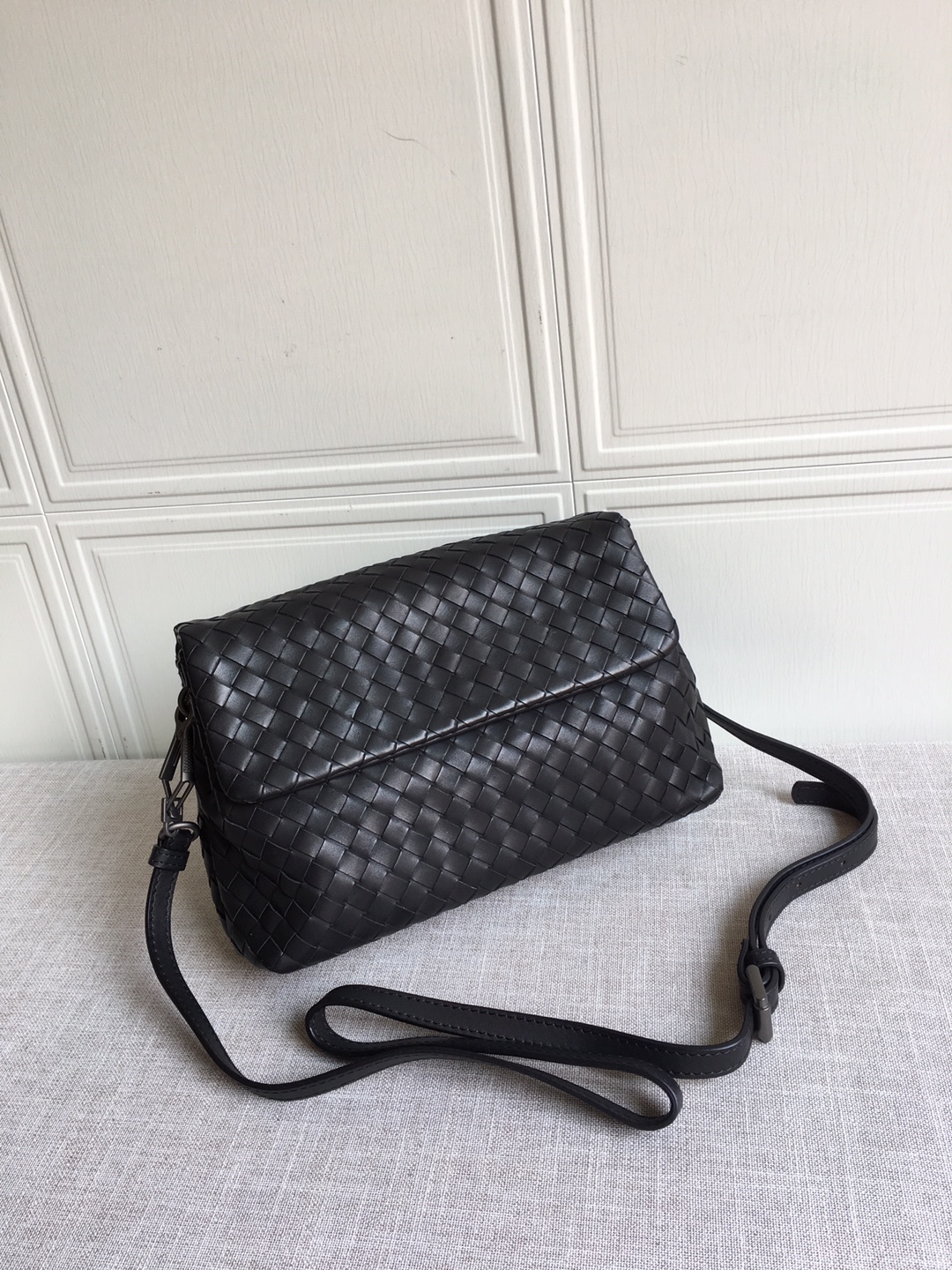 Bottega Veneta Classic Intrecciato Black, For Women, Women’s Bags 8.9in/22.5cm