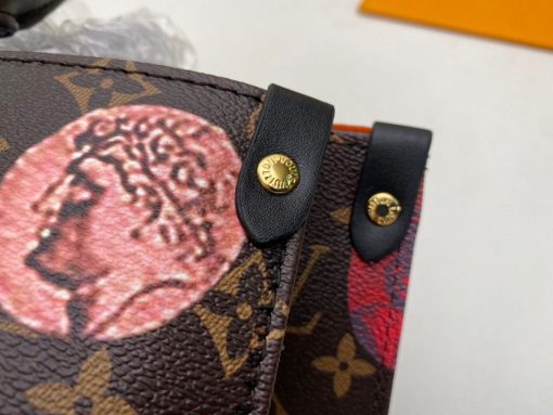 Louis-Vuitton-ONTHEGO-Monogram-Cameo-MM-M59245-Coin_6.jpg