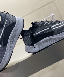 Nike Men’s Road Running Shoes Grey For Men