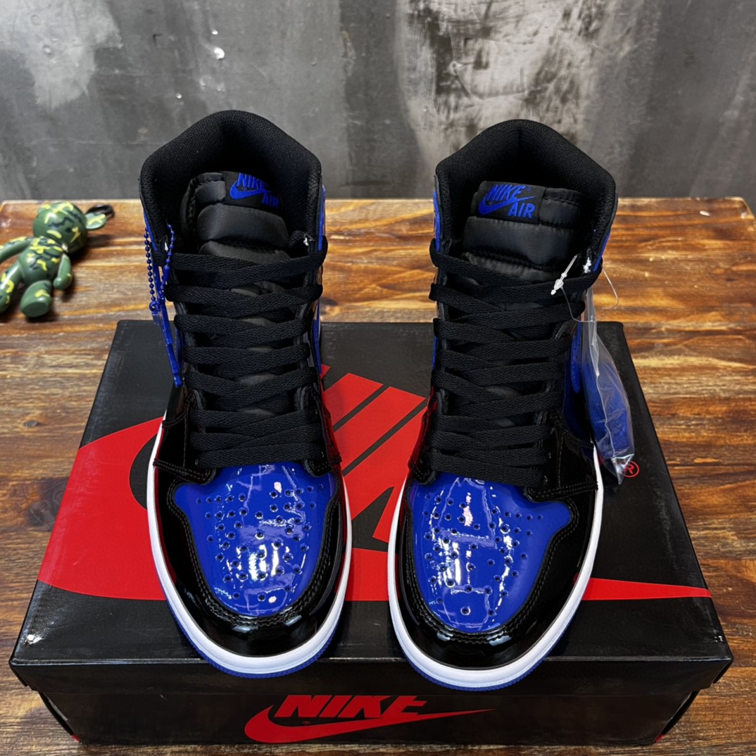 Nike Air Jordan 1 Mid GS ‘Hyper Royal’ Blue For Men 554725-077