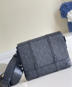 Louis Vuitton Trunk Messenger Taurillon Monogram Black For Men, Men’s Bags, Shoulder And Crossbody Bags 9.4in/21cm LV M57726