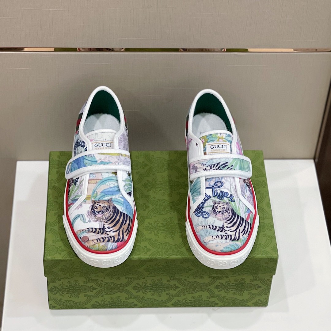 Gucci Women’s Tennis 1977 Sneaker With Tiger White Blue For Women 676092