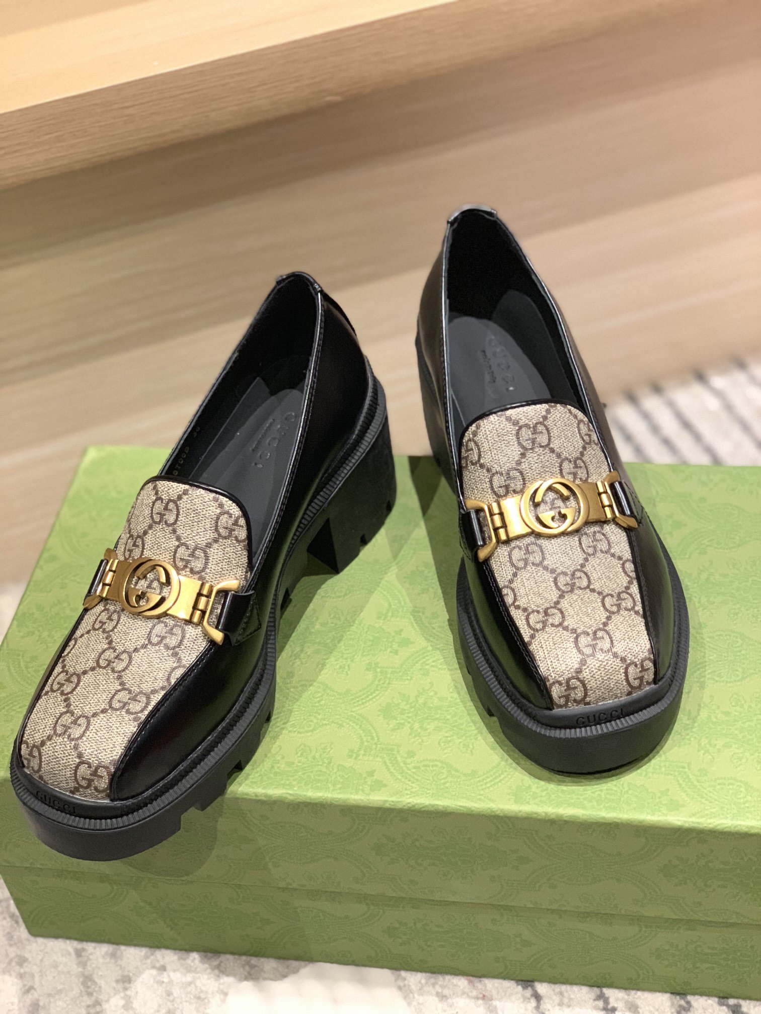 Gucci Lug Sole Loafer By Fabric Canavas Black/Browm For Women GG