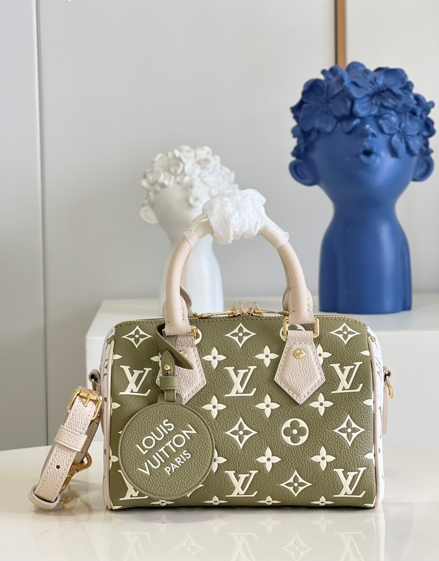 Louis Vuitton Speedy Bandoulière 20 Monogram Empreinte Khaki Green/Beige/Cream For Women, Women’s Handbags 8.1in/21cm LV M46118