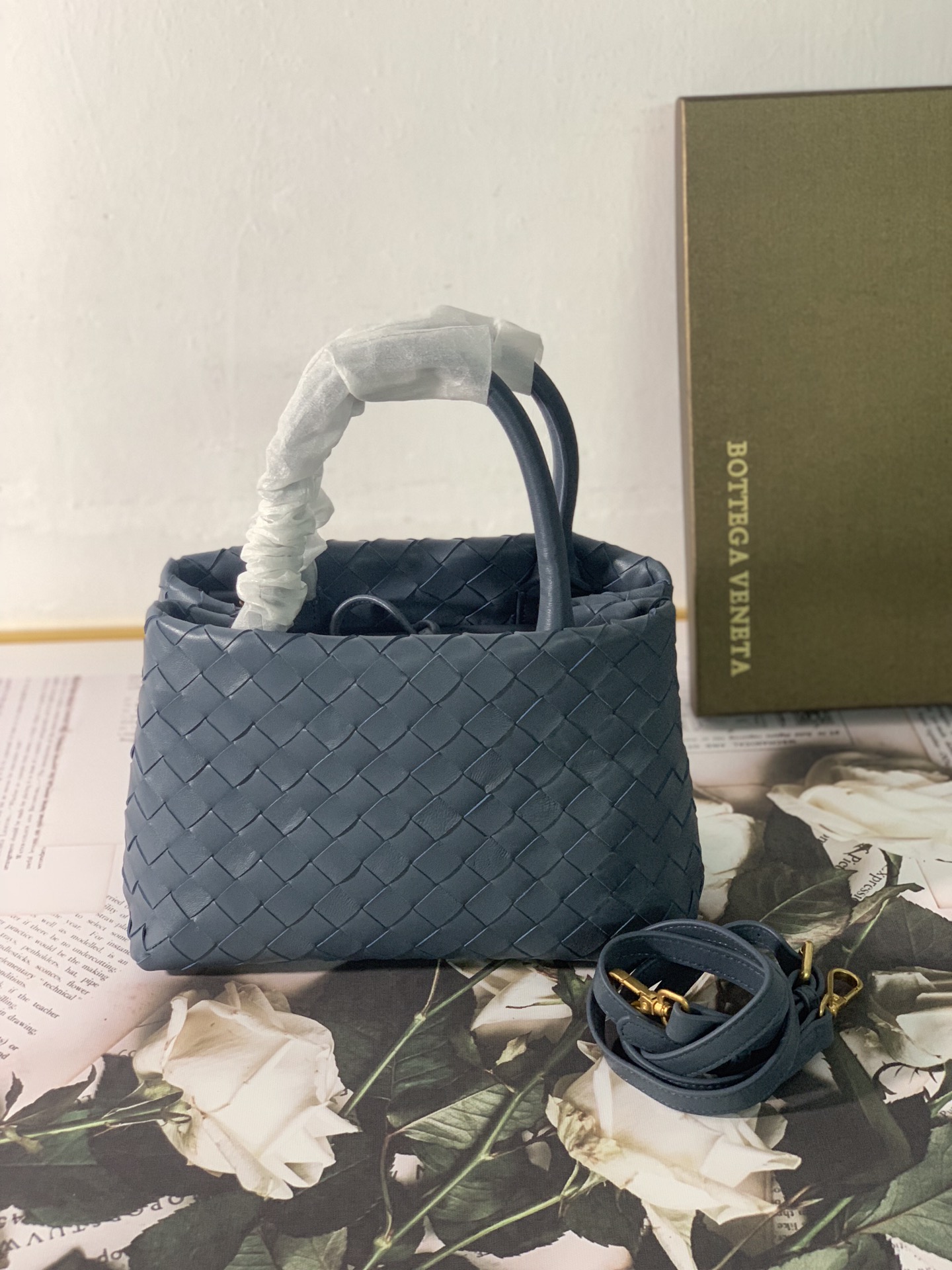 Bottega Veneta Handle Bag Blue, For Women, Women’s Bags 12in/29.5cm