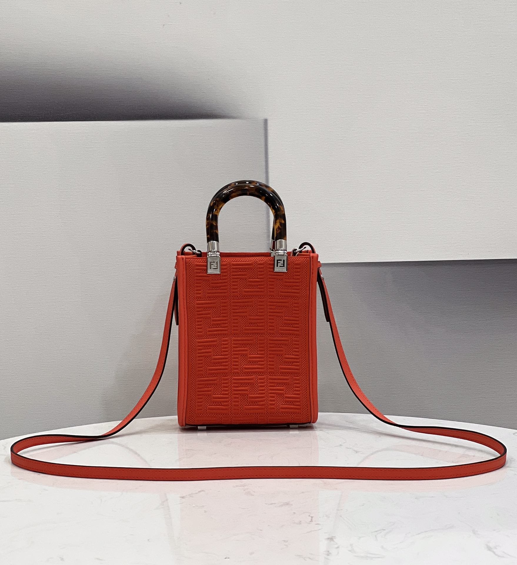 Fendi Mini Sunshine Shopper Red For Women, Women’s Handbags, Shoulder And CrossBody Bags 7.1in/18cm FF 8BS051