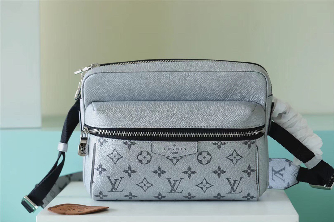 Louis Vuitton Outdoor Messenger Bag Monogram/Taiga Gunmetal Grey For Men, Men’s Bags, Shoulder And Crossbody Bags 10.2in/26cm LV M30830