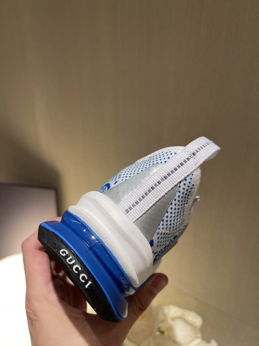 c77a7663.jpg
